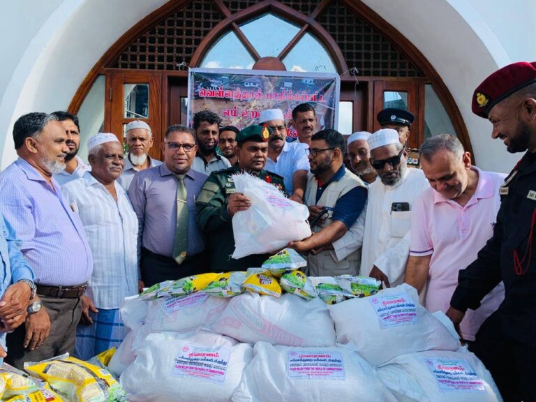 அனர்த்தத்தில் சிக்கிய மக்களுக்கு சம்மாந்துறையில் இருந்து நிவாரணம்